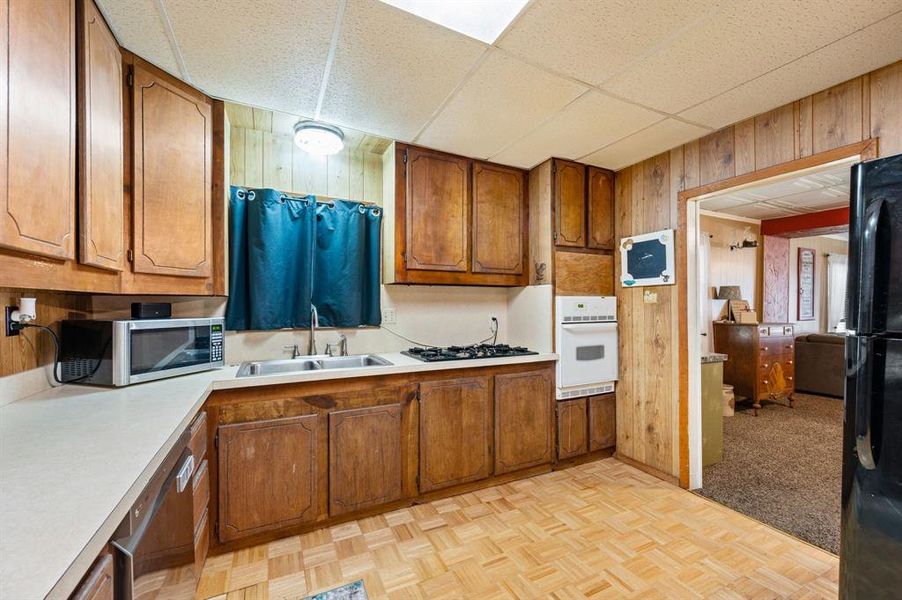 Furnished interior view inside a new home in , Weatherford (Image 10).