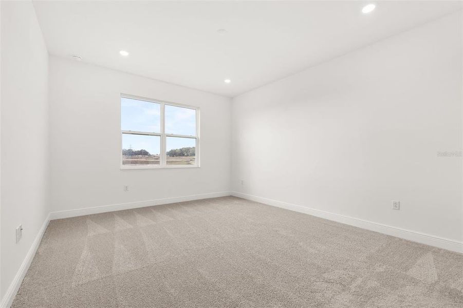 Spacious, unfurnished interior of a new home in Reserve at Hammock Oaks, Lady Lake (Image 19).