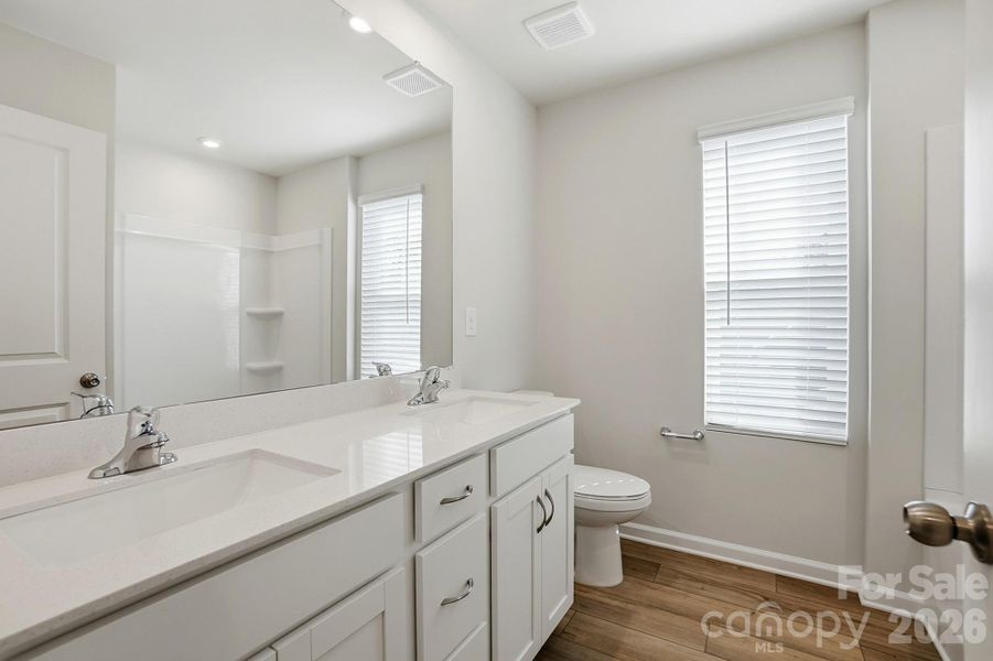 Full bath 2 upstairs