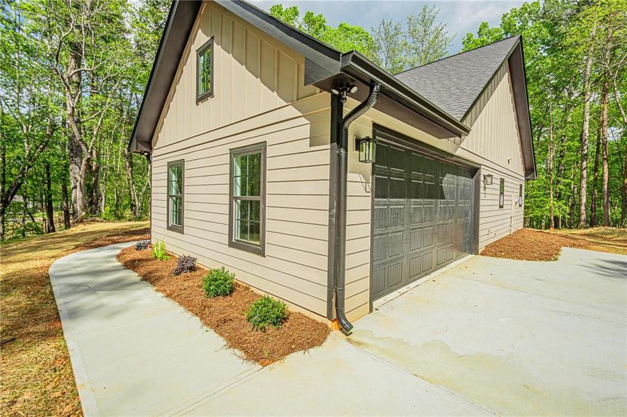 Exterior details and patio area of a home in , Dawsonville (Image 34).