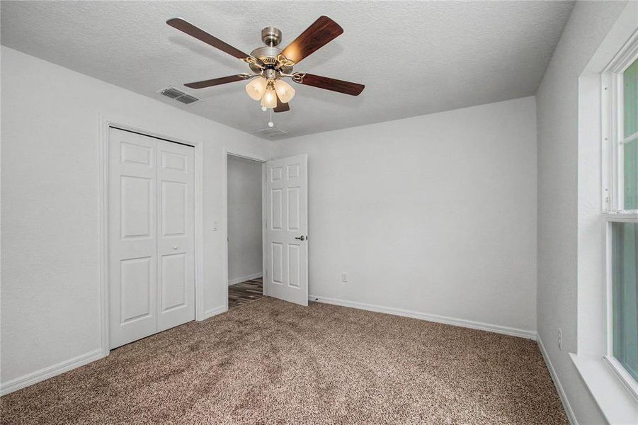 Spacious, unfurnished interior of a new home in , Ocala (Image 19).