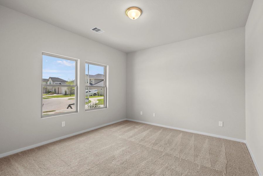 Spacious, unfurnished interior of a new home in Laurel Landing, Alvin (Image 14).