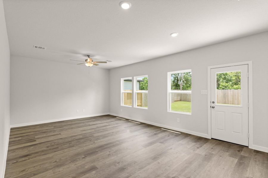 Spacious, unfurnished interior of a new home in Crockett Meadows, Conroe (Image 17). Spacious, unfurnished interior of a new home in Crockett Meadows, Conroe (Image 17).