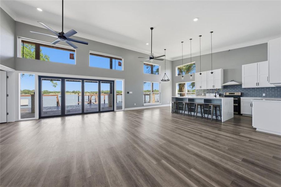 Spacious, unfurnished interior of a new home in , Mabank (Image 14).