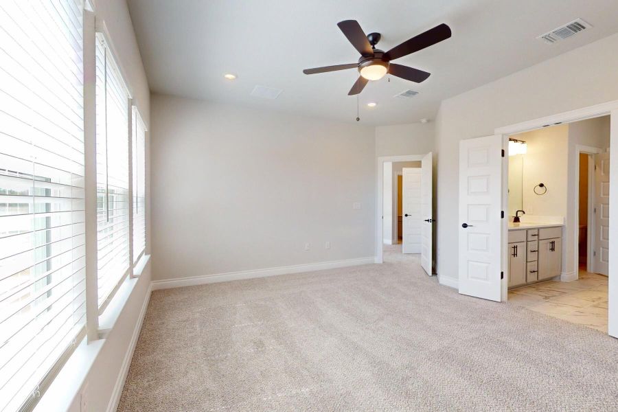 Spacious, unfurnished interior of a new home in Cedar Brook, Leander (Image 33). Spacious, unfurnished interior of a new home in Cedar Brook, Leander (Image 33).