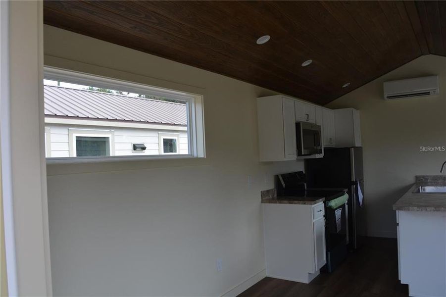 Image 21 of a home in .