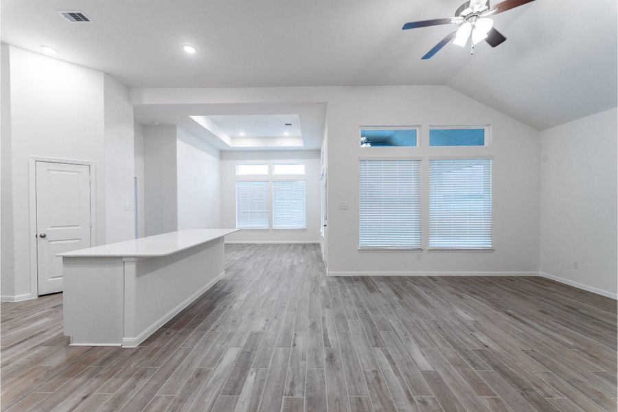 Spacious, unfurnished interior of a new home in Martha's Vineyard, Alvin (Image 12).