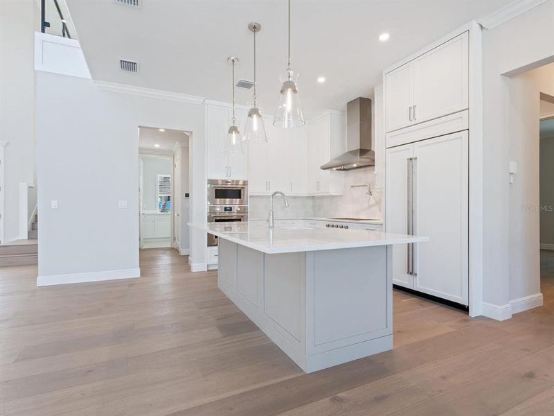 Spacious, unfurnished interior of a new home in , Sarasota (Image 54).