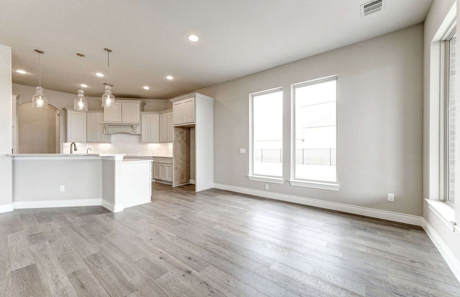 Spacious, unfurnished interior of a new home in Bridgeland 60′, Cypress (Image 22).