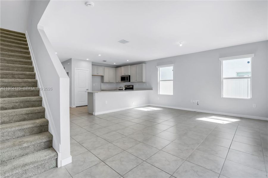 Spacious, unfurnished interior of a new home in , Florida City (Image 13).