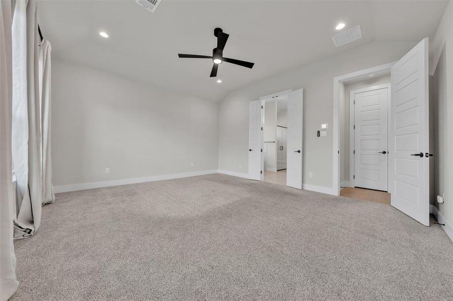 Spacious, unfurnished interior of a new home in LeTara, Haslet (Image 34). Spacious, unfurnished interior of a new home in LeTara, Haslet (Image 34).