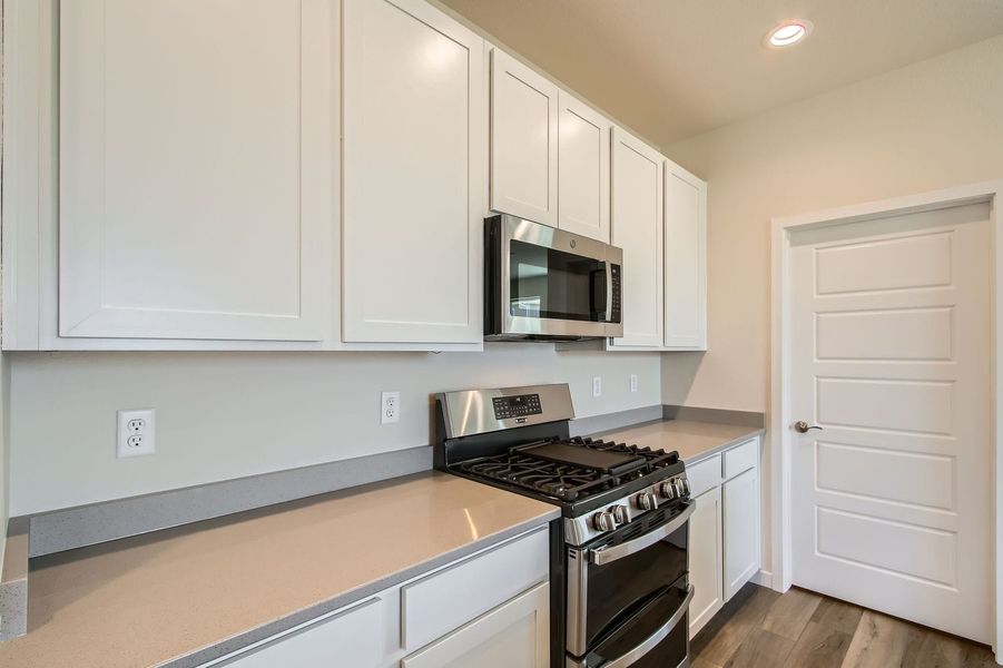 Representative furnished interior of a home built from the Pintail by View Homes in Buffalo Highlands – Commerce City, Commerce City (Image 8).