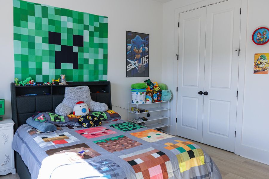 Furnished interior view inside a new home in , Ravenel (Image 63).