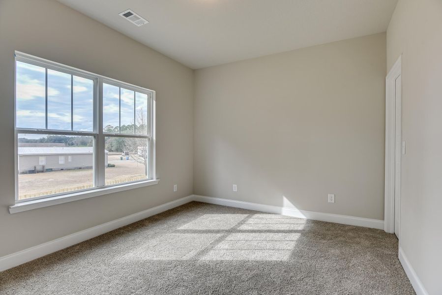 Spacious, unfurnished interior of a new home in , Edgefield (Image 8).