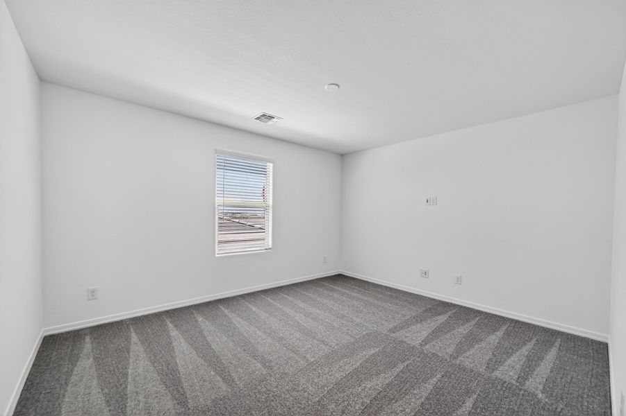 Spacious, unfurnished interior of a new home in Artisan at Asante, Surprise (Image 18).