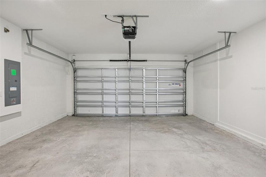 Spacious, unfurnished interior of a new home in Grasslands West, Lakeland (Image 30).