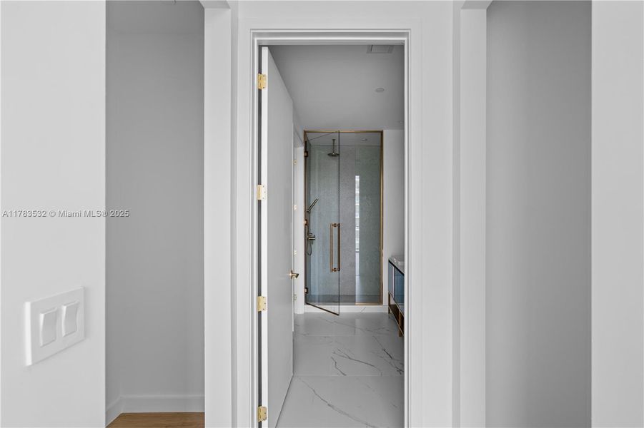 Spacious, unfurnished interior of a new home in Mr. C Residences, Miami (Image 18).