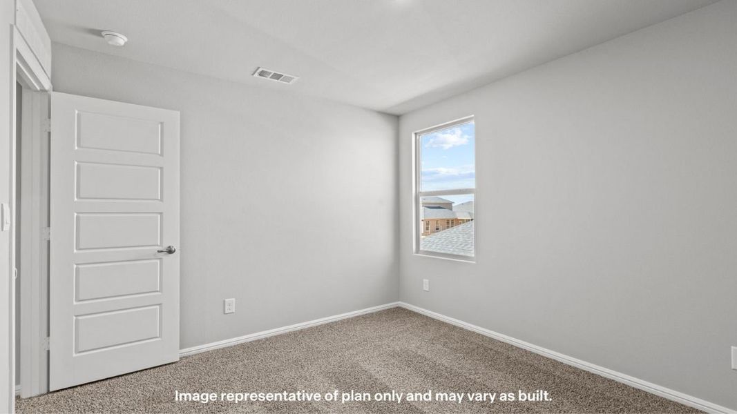Spacious, unfurnished interior of a new home in Yukon Ridge, Odessa (Image 25).