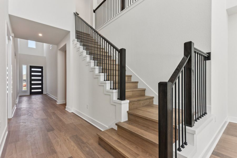 10 web or mls Robin Trail S0401 010