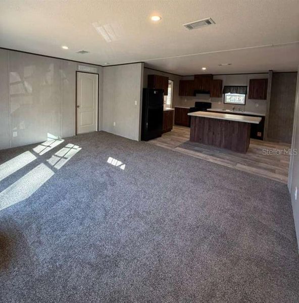 Spacious, unfurnished interior of a new home in , Hernando (Image 8).