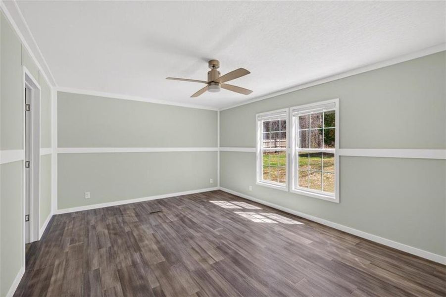 Spacious, unfurnished interior of a new home in , Oxford (Image 25).