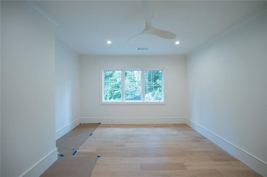 Spacious, unfurnished interior of a new home in Blue Heron Walk, Atlanta (Image 23).