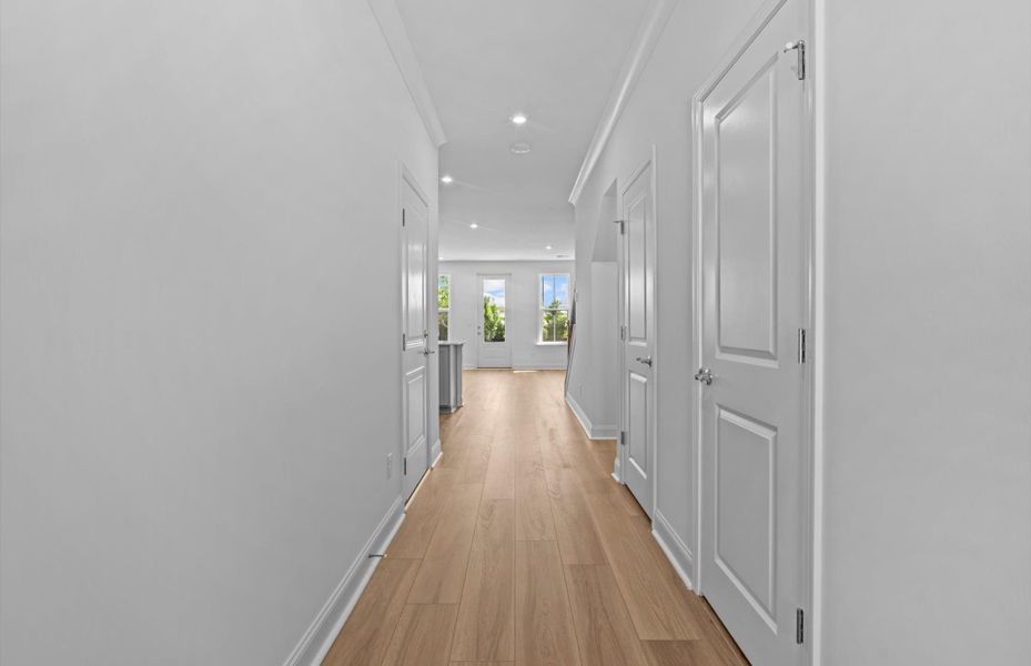 Spacious, unfurnished interior of a new home in Alston Park, Greenville (Image 16).