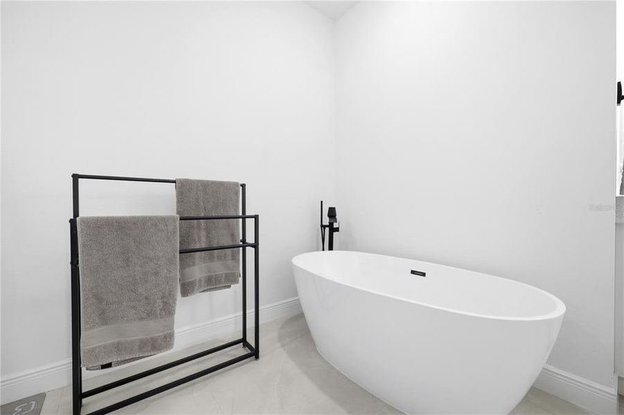 Furnished interior view inside a new home in , Ocala (Image 10).