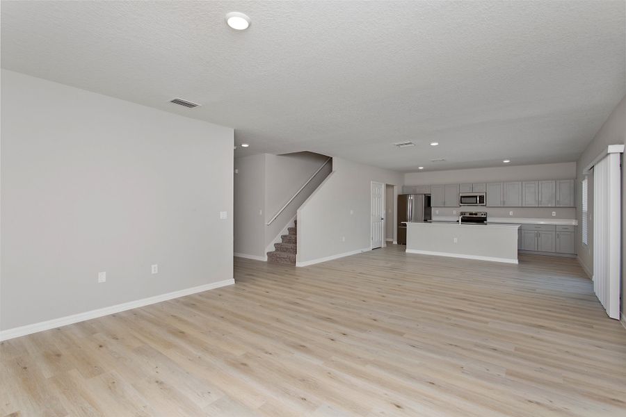 Spacious, unfurnished interior of a new home in Two Rivers, Zephyrhills (Image 16).