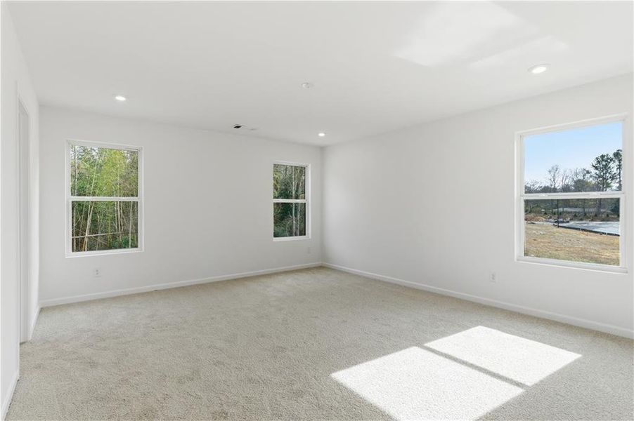 Spacious, unfurnished interior of a new home in Meadow Pines, Dallas (Image 20). Spacious, unfurnished interior of a new home in Meadow Pines, Dallas (Image 20).