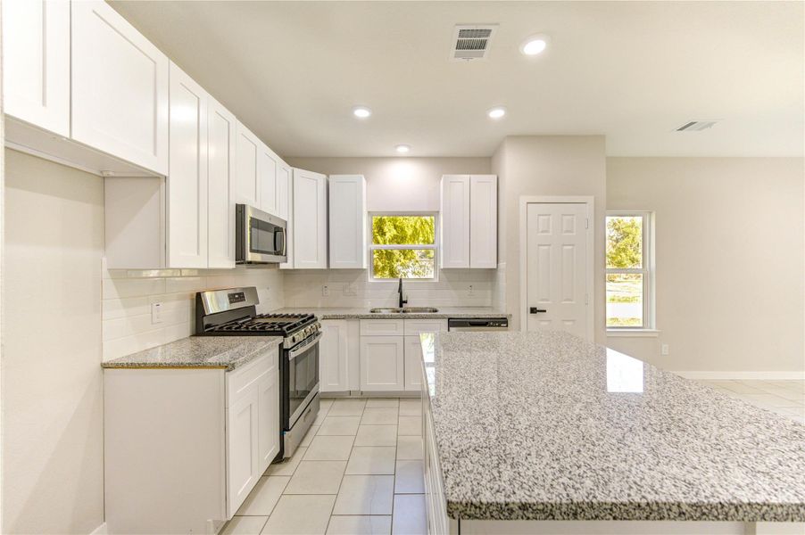 Furnished interior view inside a new home in , Navasota (Image 7).
