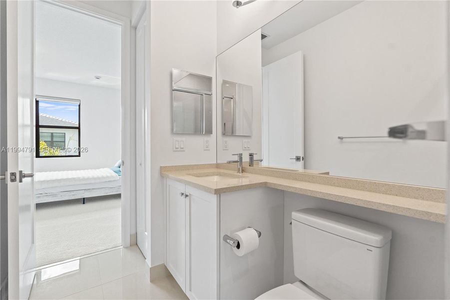 3rd bedroom's ensuite bath