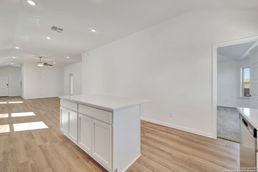 Spacious, unfurnished interior of a new home in Park Place, New Braunfels (Image 28). Spacious, unfurnished interior of a new home in Park Place, New Braunfels (Image 28).