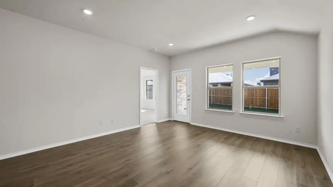 Spacious, unfurnished interior of a new home in Wildcat Ranch, Crandall (Image 20).