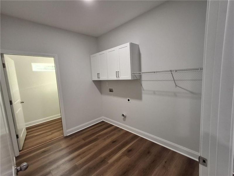 Spacious, unfurnished interior of a new home in , Gainesville (Image 7).