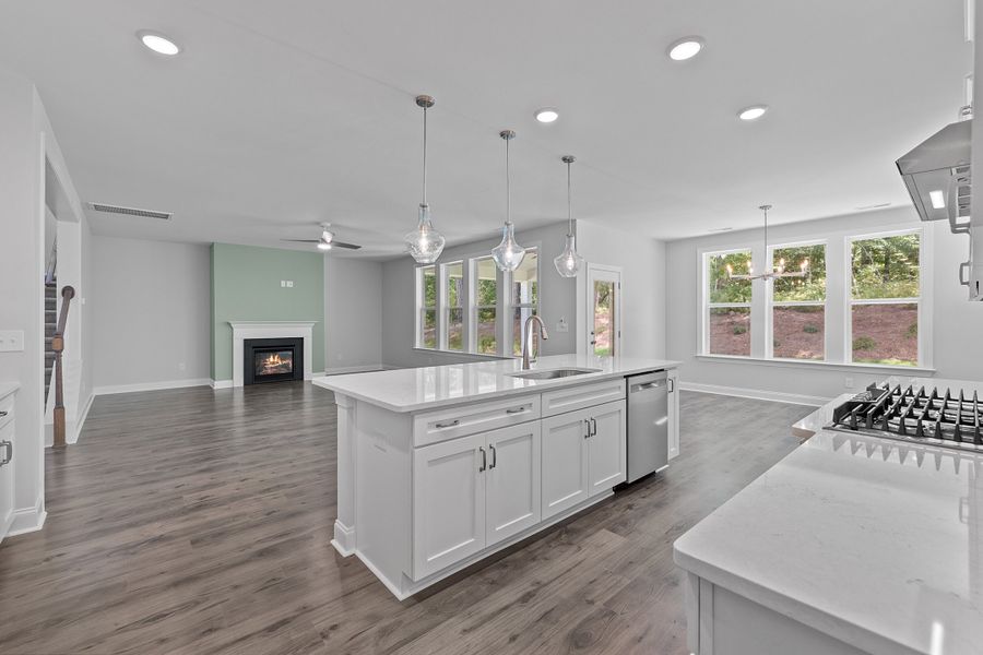 Representative furnished interior of a home built from the The Hampton by RobuckHomes in Kennebec Crossing, Angier (Image 87). Representative furnished interior of a home built from the The Hampton by RobuckHomes in Kennebec Crossing, Angier (Image 87).