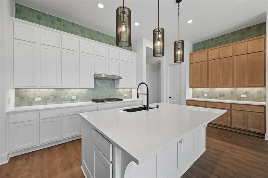 Furnished interior view inside a new home in Ridge Crossing, Waxahachie (Image 4). Furnished interior view inside a new home in Ridge Crossing, Waxahachie (Image 4).