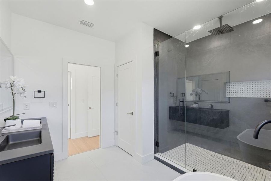 Furnished interior view inside a new home in , St. Petersburg (Image 9).