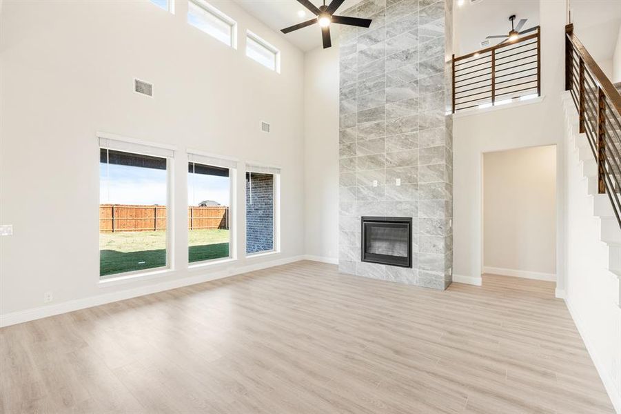 Spacious, unfurnished interior of a new home in The Oaks, Red Oak (Image 27).