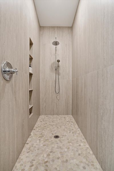 Close-up of interior finishes inside a home in , Wadmalaw Island (Image 21).