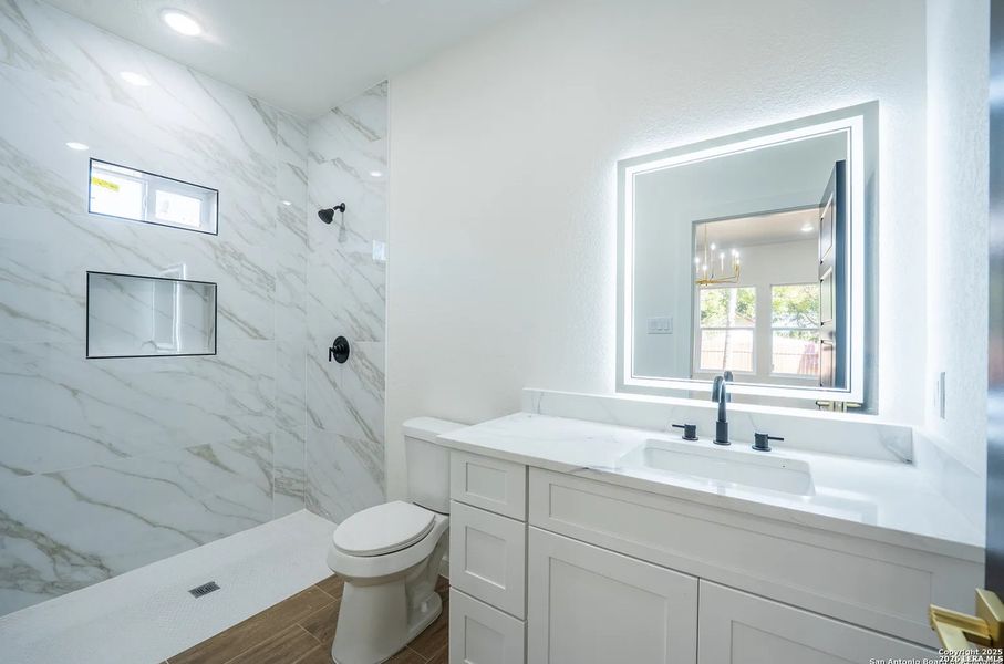 Furnished interior view inside a new home in , La Vernia (Image 3).