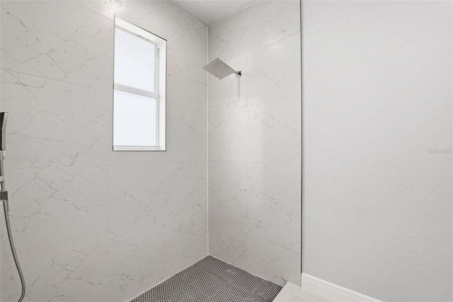 Spacious, unfurnished interior of a new home in , North Port (Image 21).