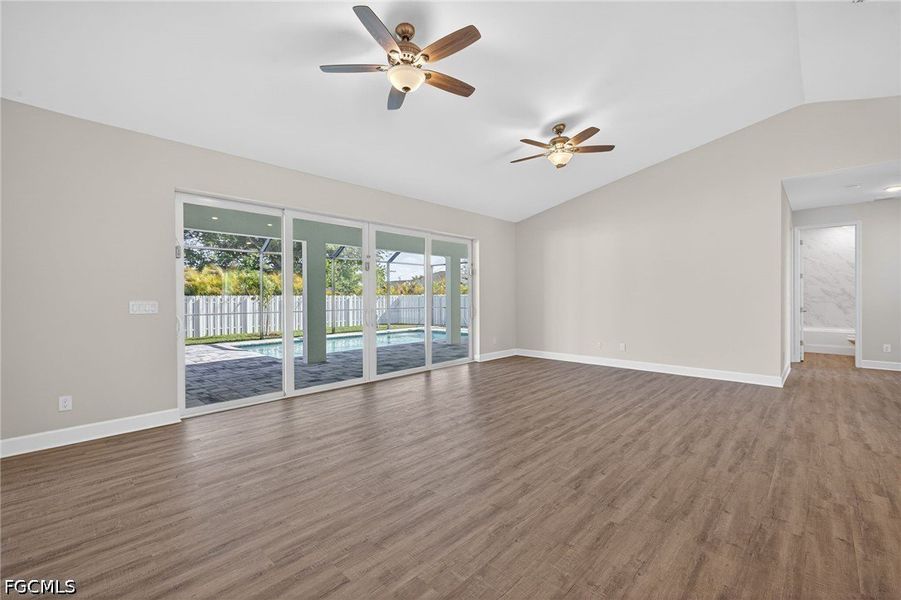 Spacious, unfurnished interior of a new home in Cape Coral, Cape Coral (Image 27).