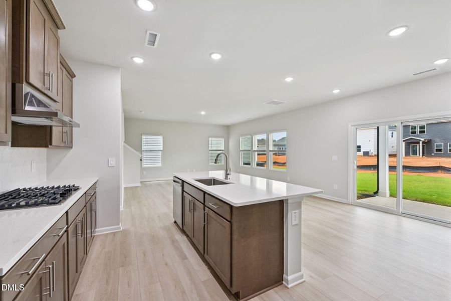 13-web-or-mls-Oak Manor - Raleigh - 716