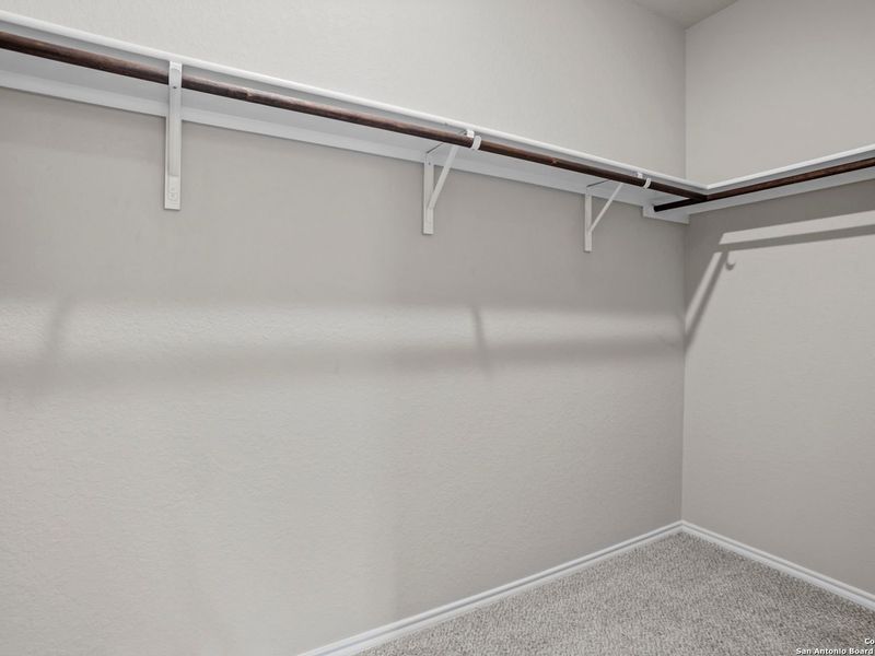 Spacious, unfurnished interior of a new home in Royal Crest, San Antonio (Image 27).