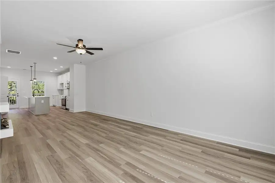Spacious, unfurnished interior of a new home in , Mableton (Image 27).