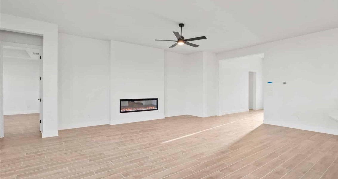 Spacious, unfurnished interior of a new home in Village at Three Oaks, Seguin (Image 17). Spacious, unfurnished interior of a new home in Village at Three Oaks, Seguin (Image 17).