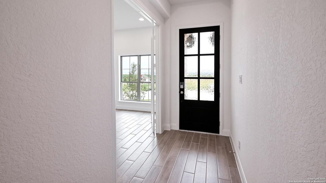 Spacious, unfurnished interior of a new home in Homestead 55', Cibolo (Image 20). Spacious, unfurnished interior of a new home in Homestead 55', Cibolo (Image 20).