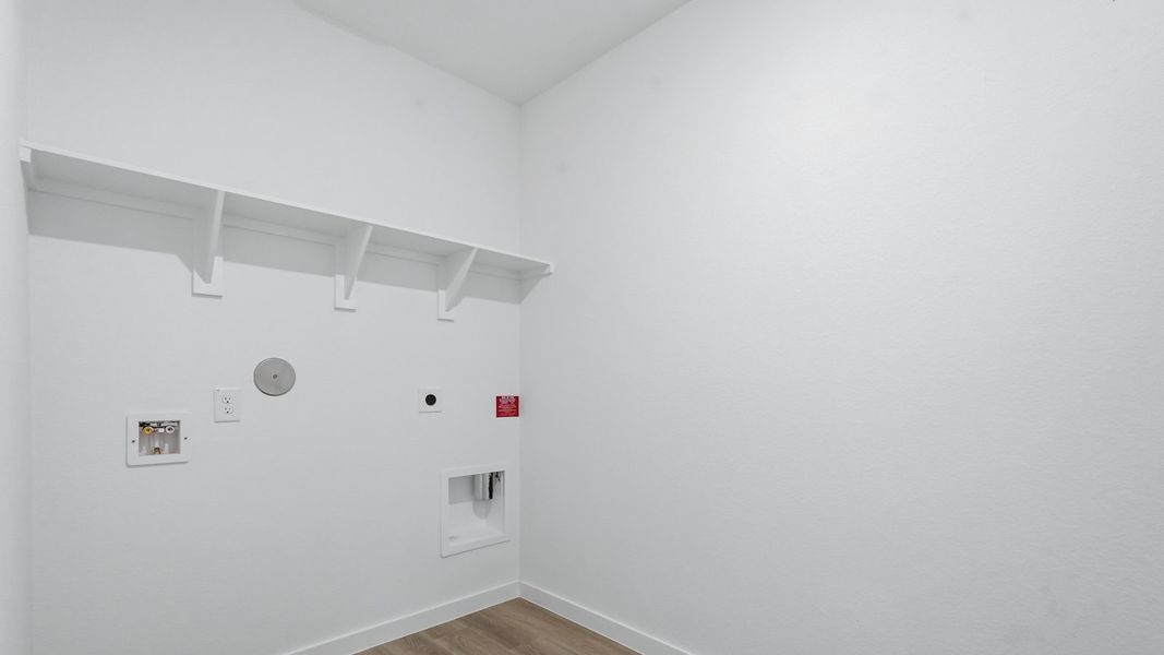 Spacious, unfurnished interior of a new home in Silverthorne, Conroe (Image 17). Spacious, unfurnished interior of a new home in Silverthorne, Conroe (Image 17).
