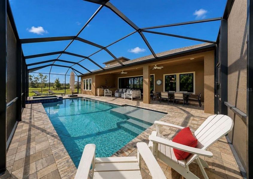 Exterior details and patio area of a home in , Apollo Beach (Image 25).